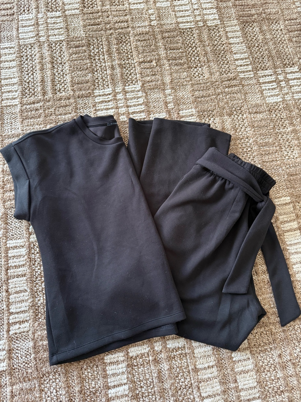 Tahari Set Black Medium Pants and Small Matching Top